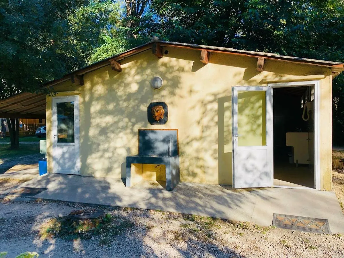Camping Du Lion Bourg-Saint-Andeol 3*,